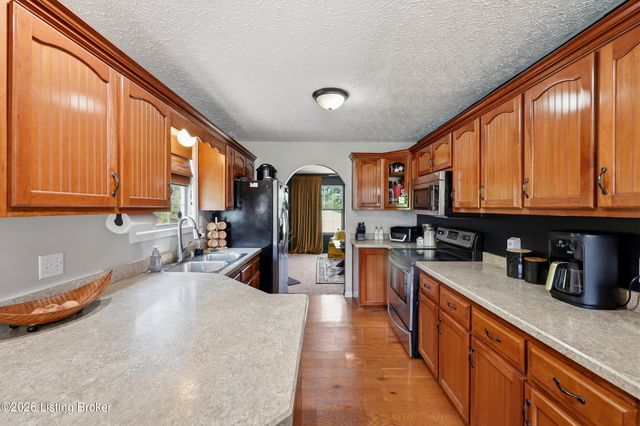 104 Allie Ct, Berea, KY 40403
