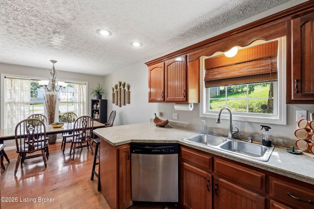 104 Allie Ct, Berea, KY 40403
