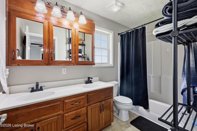 104 Allie Ct, Berea, KY 40403