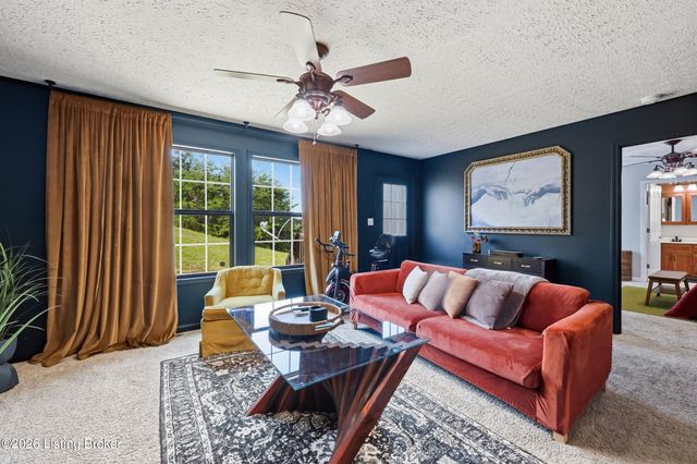 104 Allie Ct, Berea, KY 40403