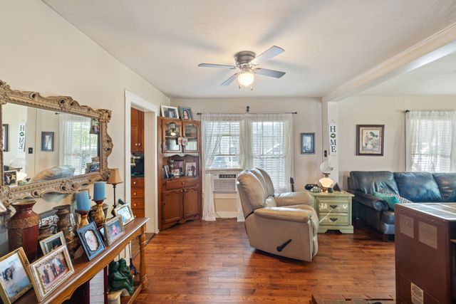 315 W Linden Ave, Hohenwald, TN 38462