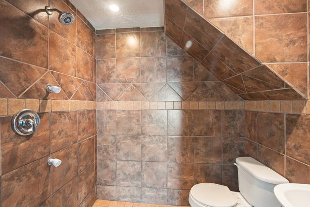 315 W Linden Ave, Hohenwald, TN 38462