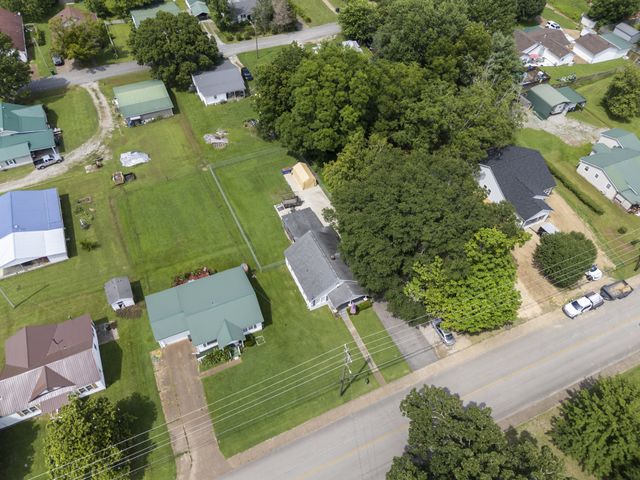 315 W Linden Ave, Hohenwald, TN 38462
