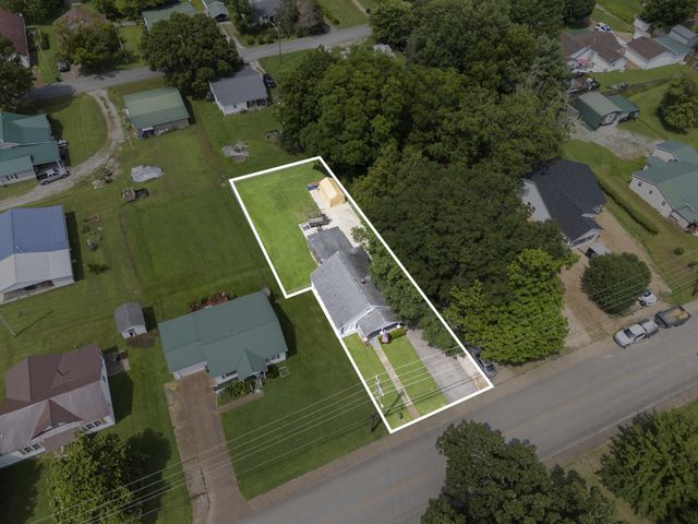 315 W Linden Ave, Hohenwald, TN 38462