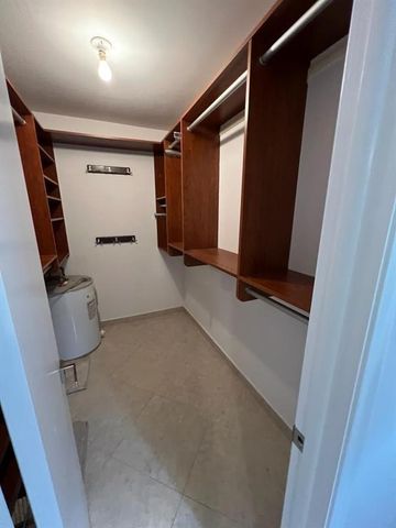 351 NE 19TH Place 206K, Wilton Manors, FL 33305