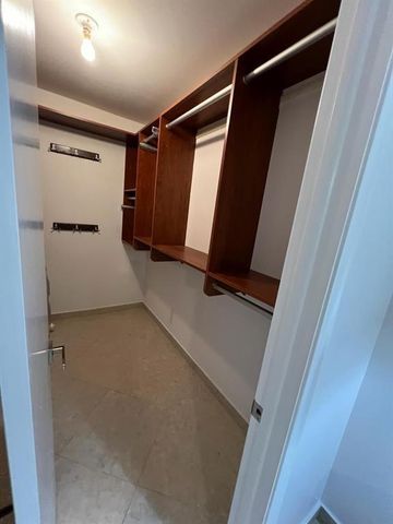 351 NE 19TH Place 206K, Wilton Manors, FL 33305