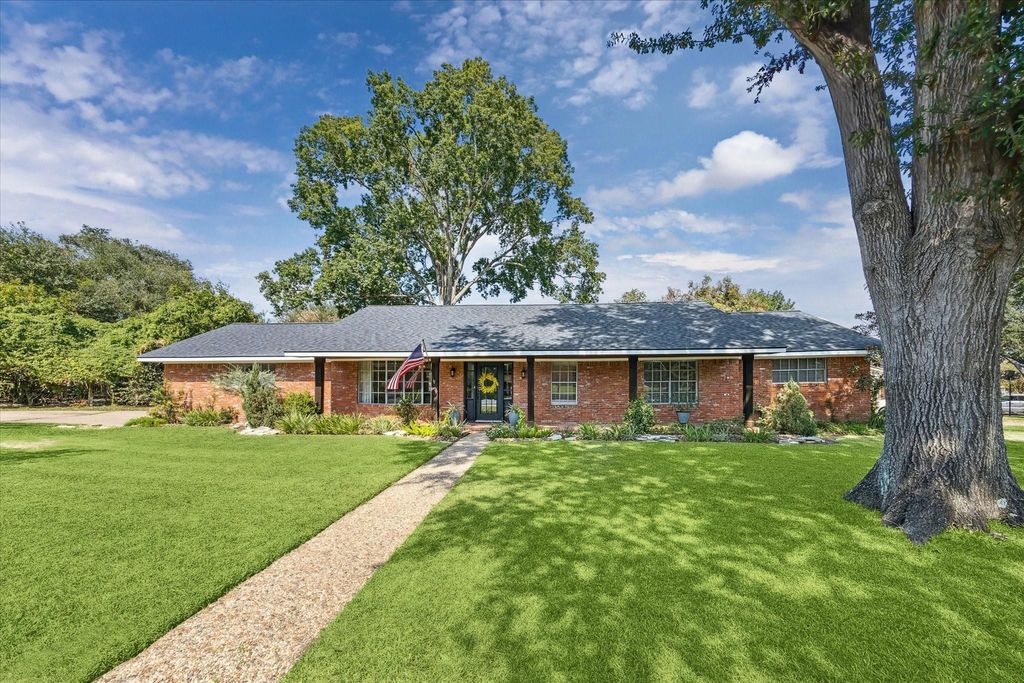 2109 Tison Street, Brenham, TX 77833