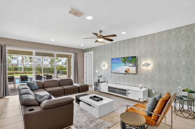 7716 Fairfax, Kissimmee, FL 34747