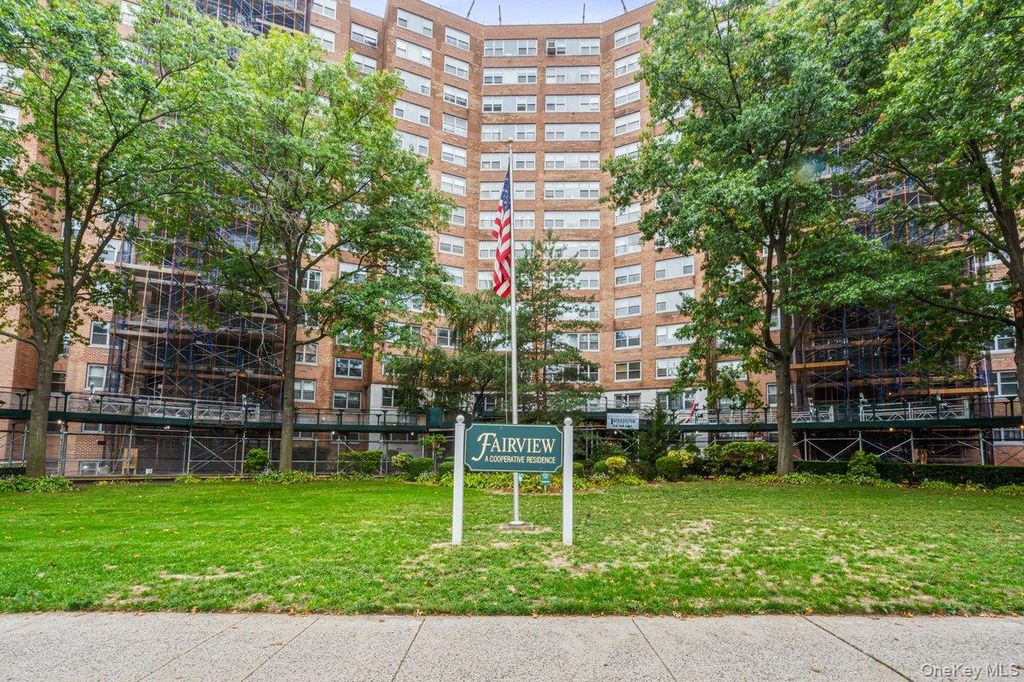 61-20 Grand Central Parkway A902, Forest Hills, NY 11375