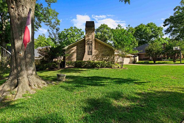 1301 Windsong Lane, Longview, TX 75604