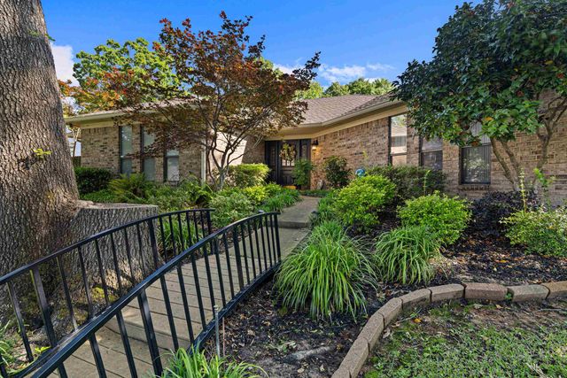 1301 Windsong Lane, Longview, TX 75604