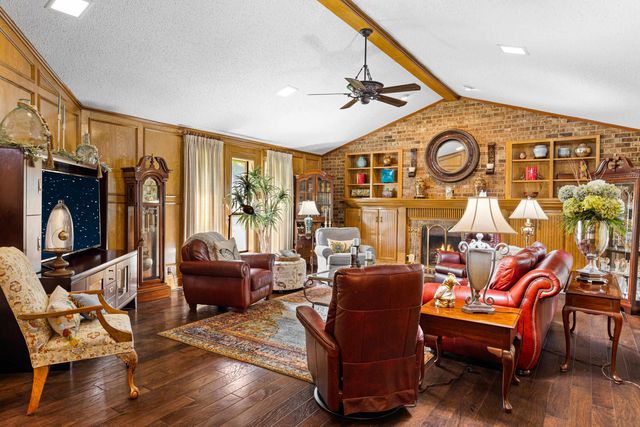 1301 Windsong Lane, Longview, TX 75604