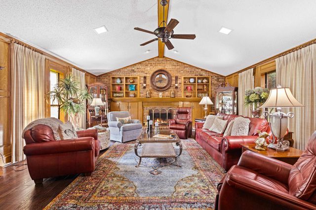1301 Windsong Lane, Longview, TX 75604
