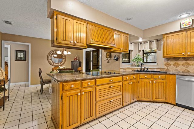 1301 Windsong Lane, Longview, TX 75604