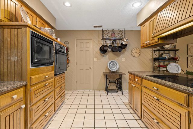 1301 Windsong Lane, Longview, TX 75604