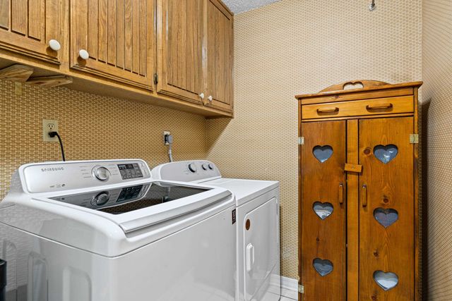 1301 Windsong Lane, Longview, TX 75604