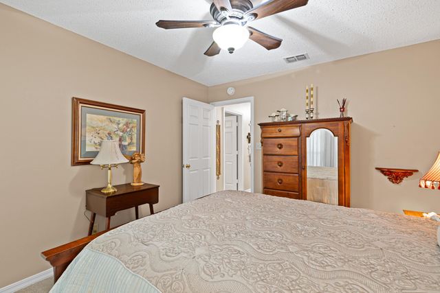 1301 Windsong Lane, Longview, TX 75604