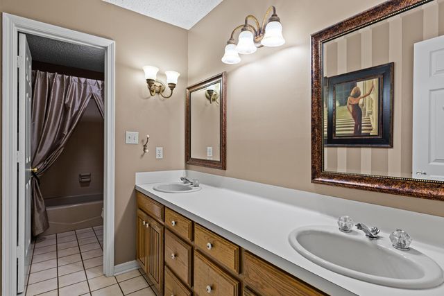 1301 Windsong Lane, Longview, TX 75604