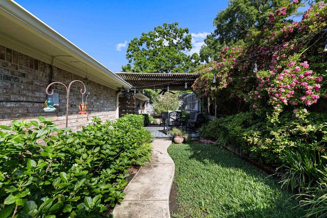 1301 Windsong Lane, Longview, TX 75604