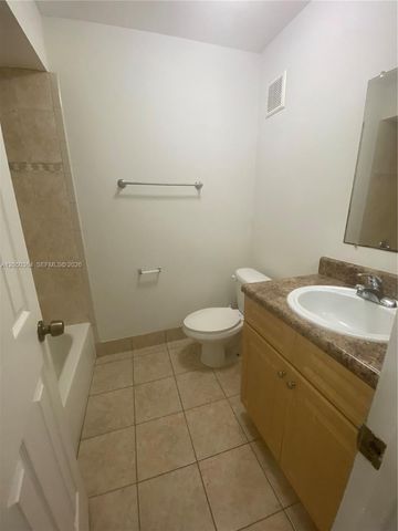 2840 NW 55th Ave 2D, Lauderhill, FL 33313