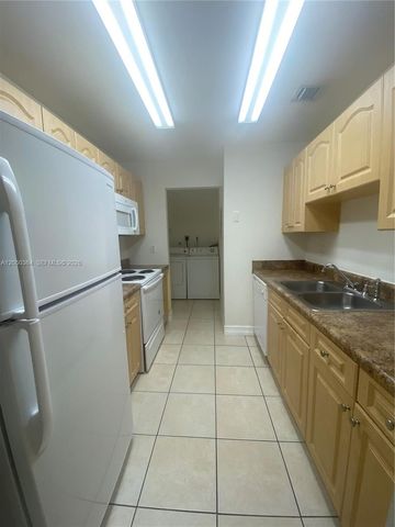 2840 NW 55th Ave 2D, Lauderhill, FL 33313