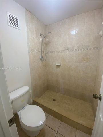 2840 NW 55th Ave 2D, Lauderhill, FL 33313