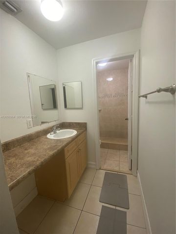 2840 NW 55th Ave 2D, Lauderhill, FL 33313
