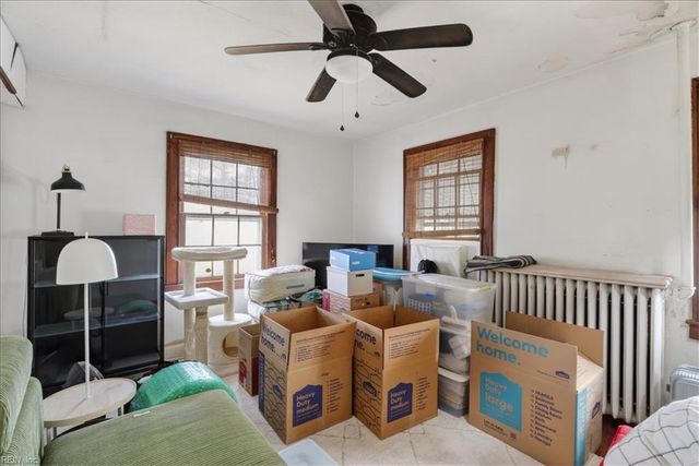 11 Aylwin RD, Portsmouth, VA 23702