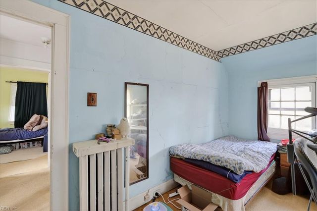 11 Aylwin RD, Portsmouth, VA 23702