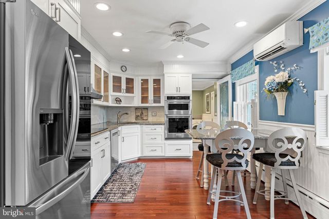 135 E 4TH AVE, Conshohocken, PA 19428