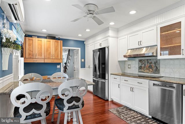 135 E 4TH AVE, Conshohocken, PA 19428