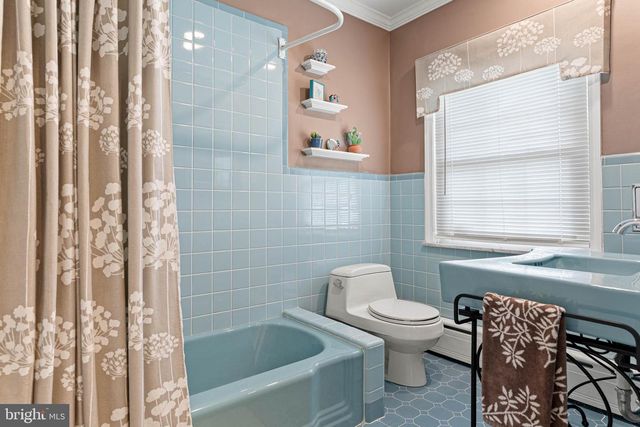 135 E 4TH AVE, Conshohocken, PA 19428