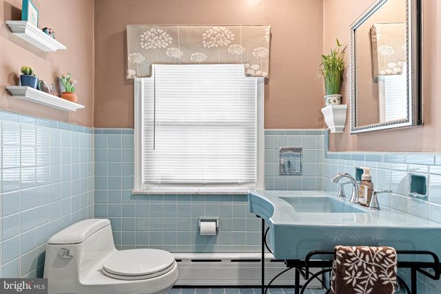 135 E 4TH AVE, Conshohocken, PA 19428