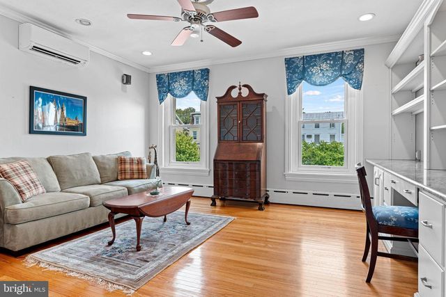 135 E 4TH AVE, Conshohocken, PA 19428