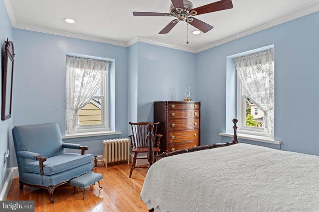 135 E 4TH AVE, Conshohocken, PA 19428