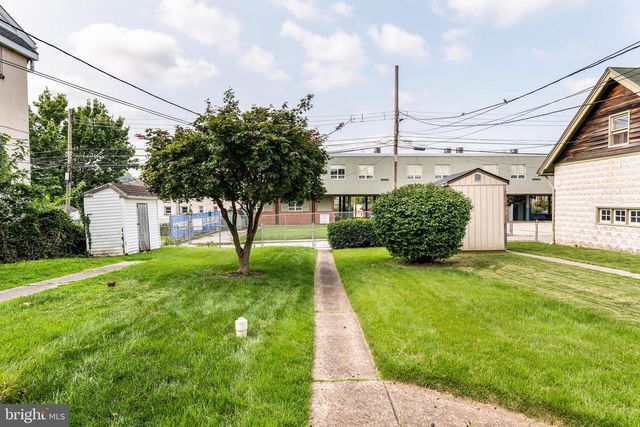 135 E 4TH AVE, Conshohocken, PA 19428