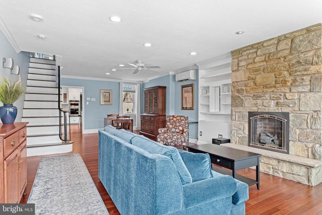 135 E 4TH AVE, Conshohocken, PA 19428