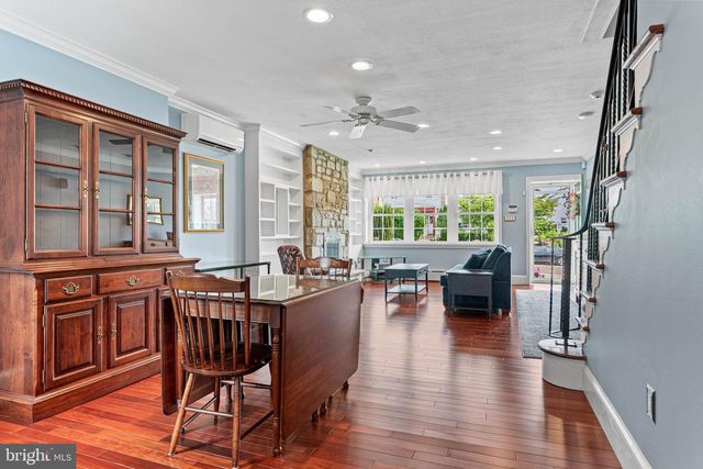 135 E 4TH AVE, Conshohocken, PA 19428