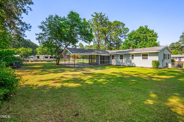 317 N Wright Street, Raeford, NC 28376