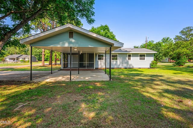 317 N Wright Street, Raeford, NC 28376