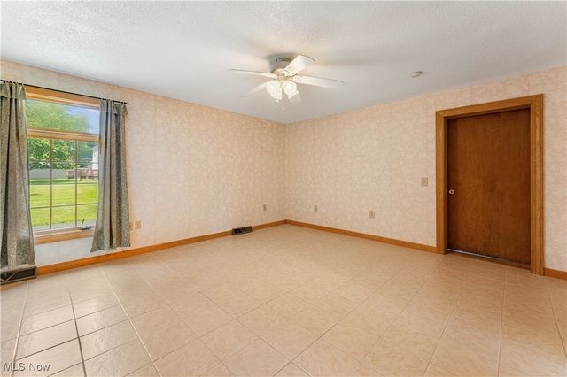 218 Bonnett Street SW, North Canton, OH 44720