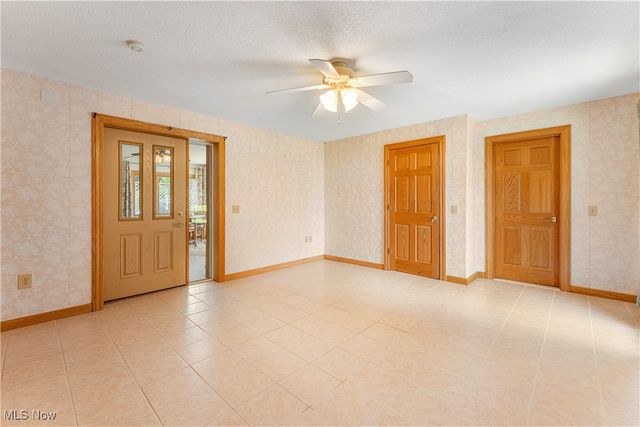 218 Bonnett Street SW, North Canton, OH 44720