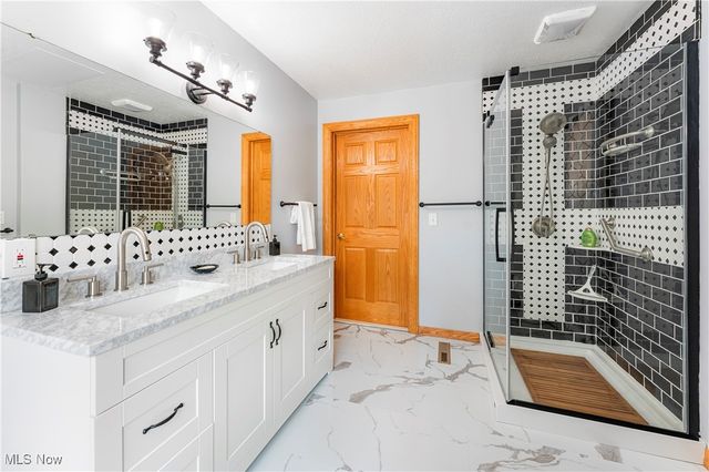 218 Bonnett Street SW, North Canton, OH 44720