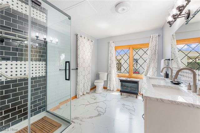 218 Bonnett Street SW, North Canton, OH 44720