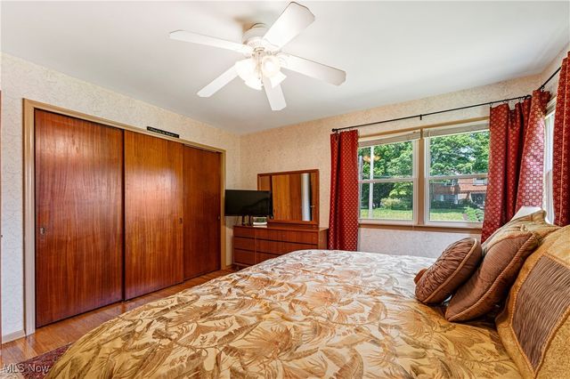 218 Bonnett Street SW, North Canton, OH 44720