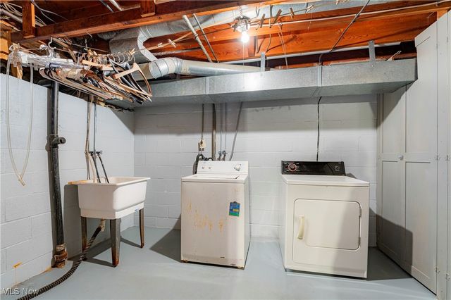 218 Bonnett Street SW, North Canton, OH 44720