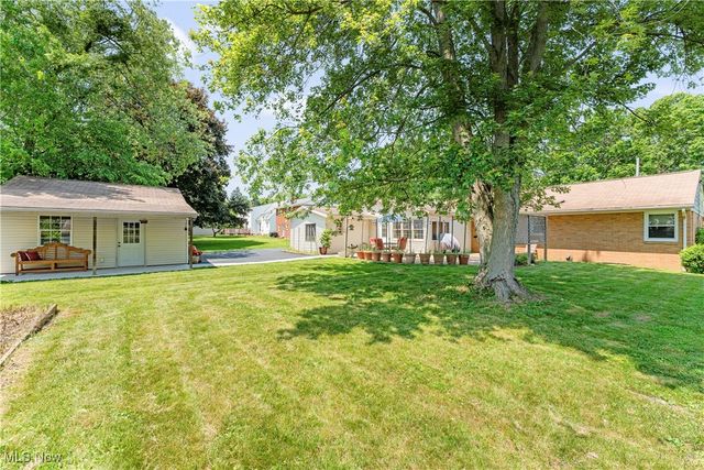 218 Bonnett Street SW, North Canton, OH 44720