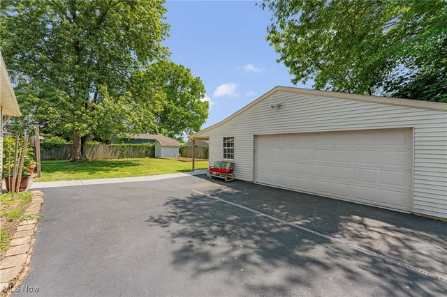 218 Bonnett Street SW, North Canton, OH 44720