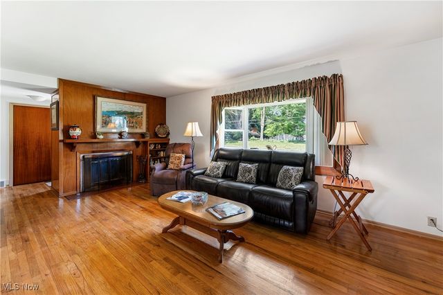 218 Bonnett Street SW, North Canton, OH 44720