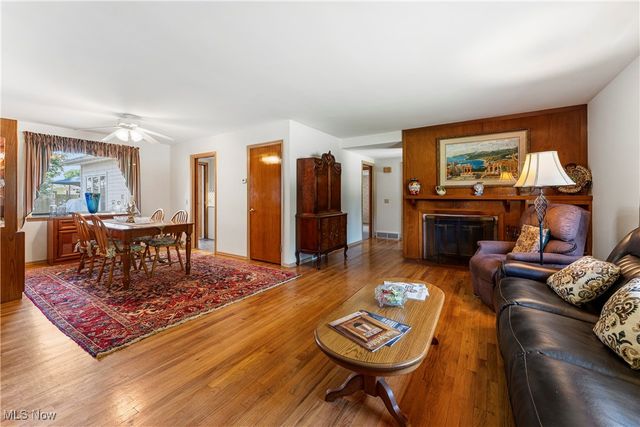 218 Bonnett Street SW, North Canton, OH 44720